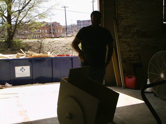 WP 0327Ronandcart